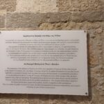 tablica informacyjna w kościele Agia Paraskevi